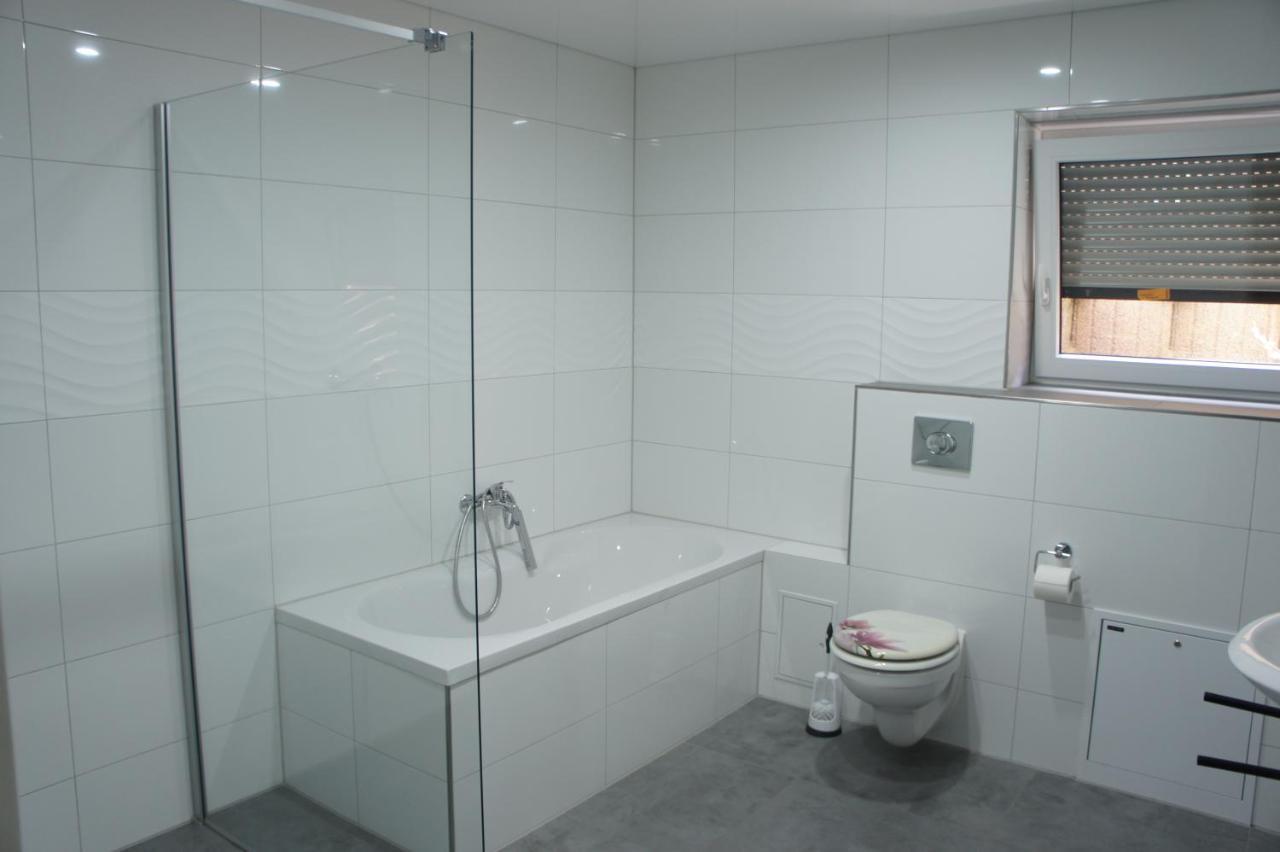 2- Zimmer-Wohnung Weilerswist エクステリア 写真